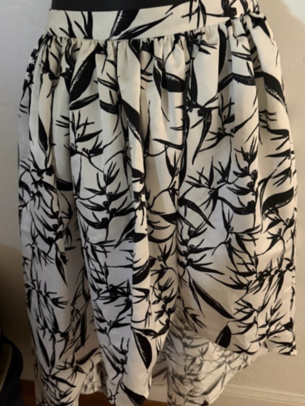 Alice + Olivia Bamboo Print Black White THEREALREAL TAGGED WAIST 27" SKIRT